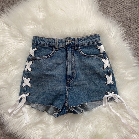 H&M Jean shorts - Picture 1 of 3